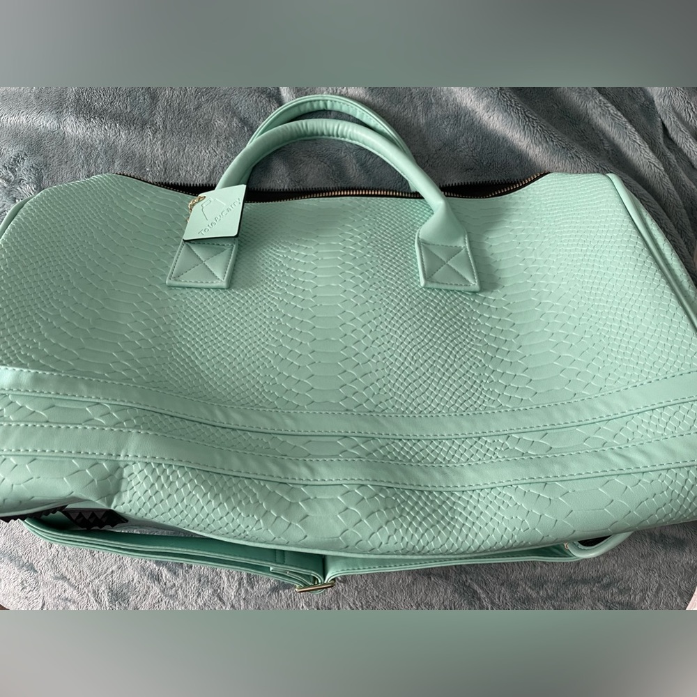 Tote & Carry Weekender/Duffel bag